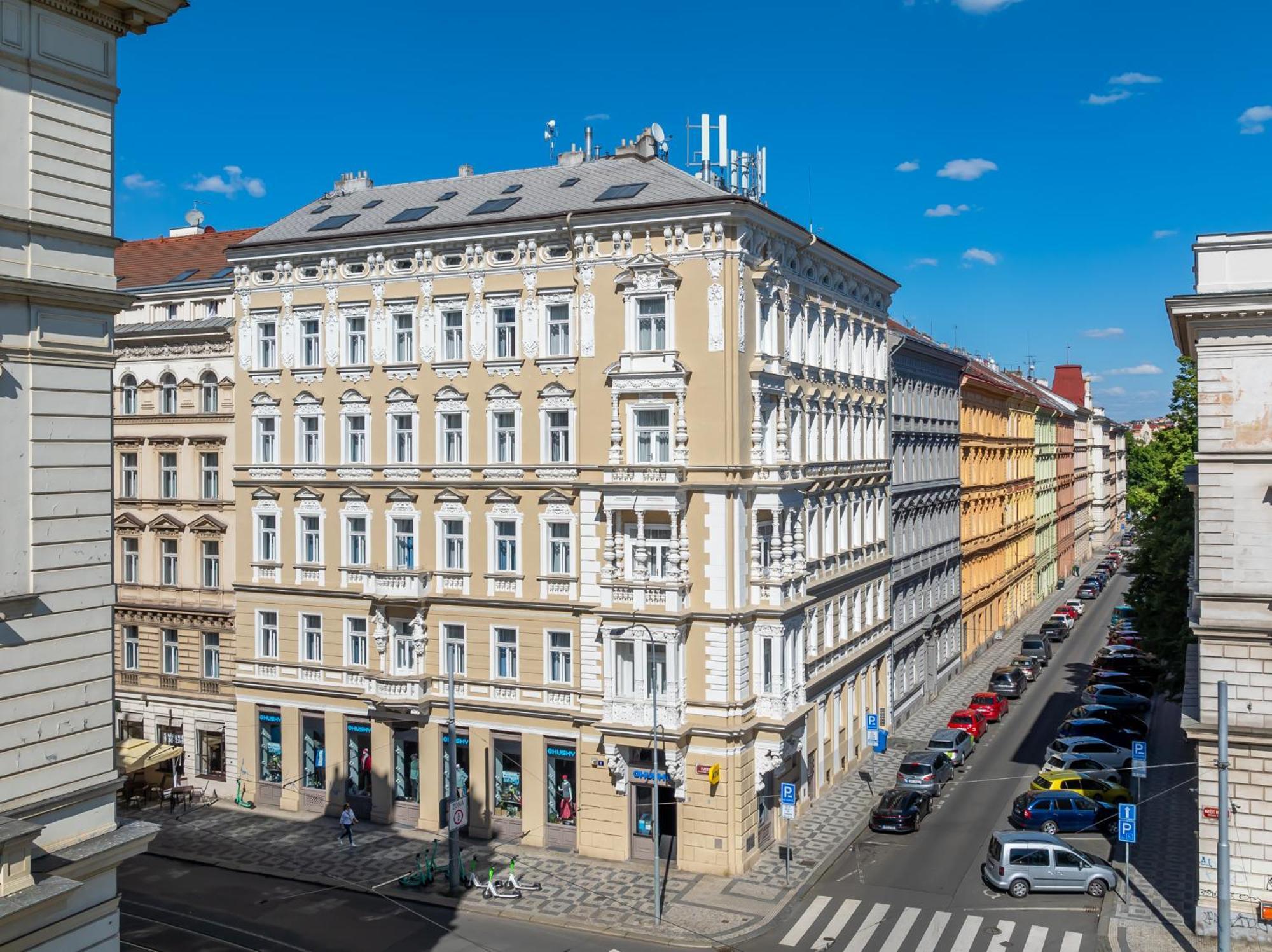Royal Prague City Apartments Exteriör bild
